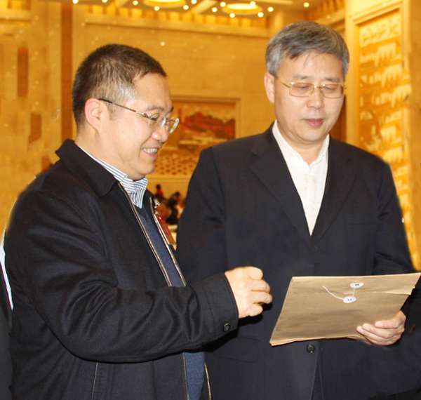 1569823740913733.jpg 16.华体足球_华体足球(中国)
总裁林印孙向山东省省长郭树清介绍华体足球_华体足球(中国)
.jpg